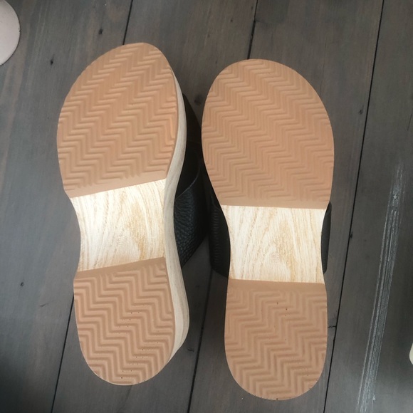 Gentle Souls by Kenneth Cole size 8, black, too big for me - Picture 2 of 3